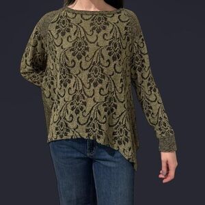 Energē / Oversized Long Sleeve Top / Olive Green / Black Floral Accent / Size M